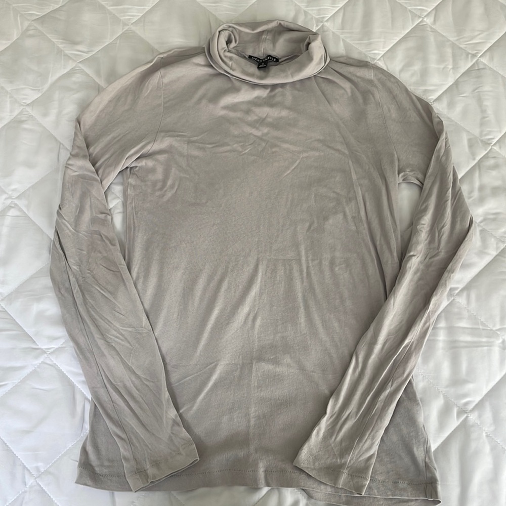 J. Crew Mercantile women’s small light grey turtleneck long sleeve shirt